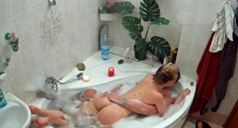 RealLifeCam Masha and Guest guy takes a bath and Sex